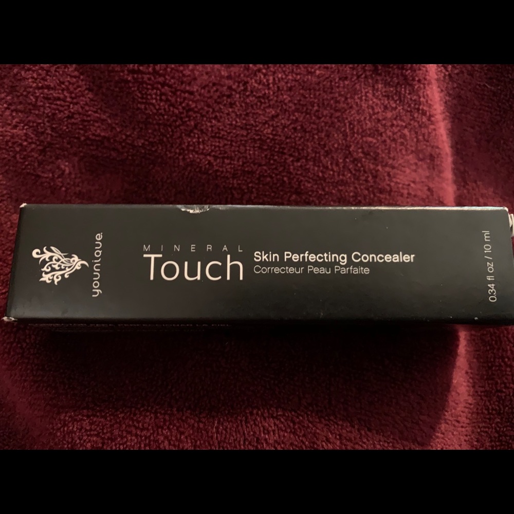 Younique skin perfecting concealer